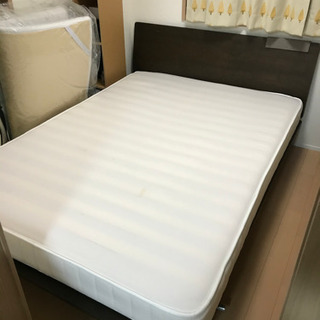 無印のダブルベッド、ベッドボード