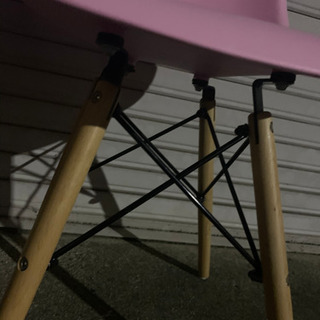 1000円！ピンクの可愛いくておしゃれな椅子　2脚セットの画像