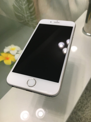 iPhone 6s 64gb au ケース付き！