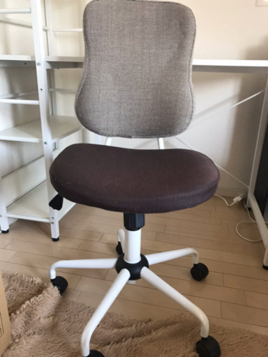値下げしました。ニトリ ラック付きデスク 白 デスクチェア