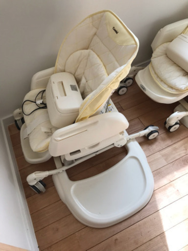 コンビ ネムリラ オートスウィング 電動