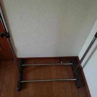 ハンガーラックの画像