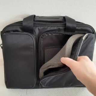 【未使用品】パソコンバッグ　zeroshockの画像