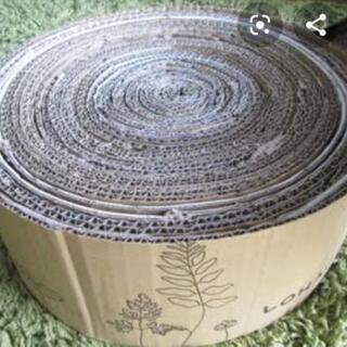 段ボールの切り貼りお願いします