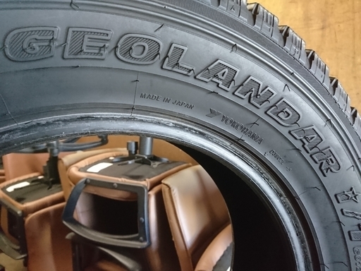 ワンシーズン使用　スタッドレス1台分　265/60-18　