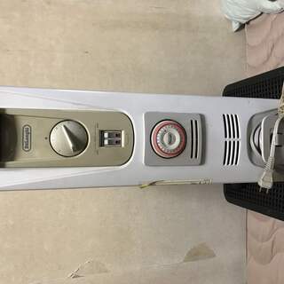 デロンギのオイルヒーターです