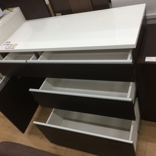 落ち着いた色合いのニトリのキッチンカウンターです！の画像