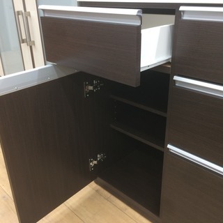 落ち着いた色合いのニトリのキッチンカウンターです！の画像