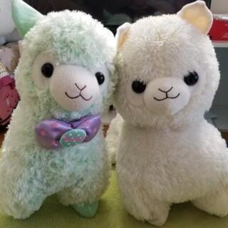 ヤギあらためアルパカぬいぐるみ二匹