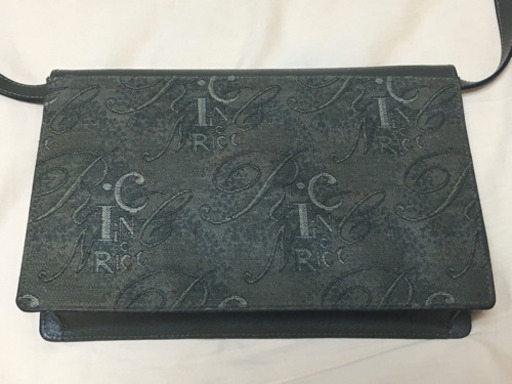 【未使用】ニナリッチ　ショルダーバッグ　3万円相当！