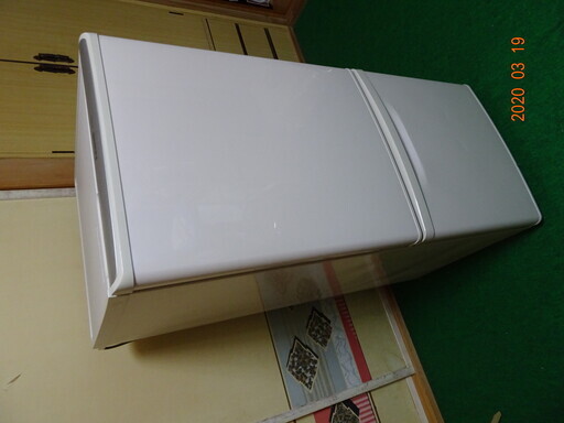 小型　2ドア冷凍冷蔵庫　学生向き　単身赴任者向き　パナソニック　ピンク系