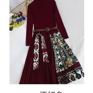 女性ワンピース　新品　未使用　Mサイズ　ワインレット　ニット 異素材花柄の画像
