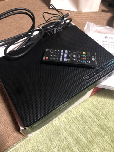 コンパクトサイズ高画質ブルーレイディスク/DVDプレーヤー