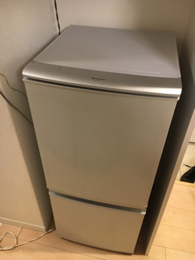 SHARP 冷蔵庫　137L 2010製