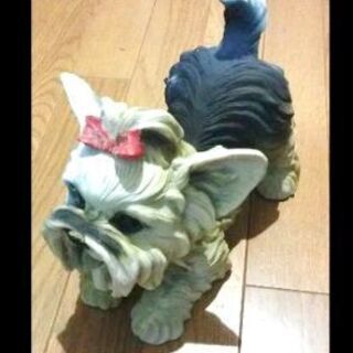 子犬(ヨークシャーテリア)のガーデンインテリア陶器の置物