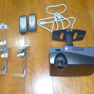 PLUSプロジェクター　大型スクリーンのセット　お手軽ホームシア...