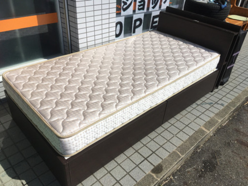 【成約御礼】シングルベッド[ニトリKAITO]寝具/コンセント付き/収納多数/ダークブラウン/フレームマットレスセット/一人暮らし/1人用[中古品]¥3,300