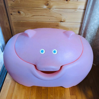 ブタさんのおもちゃ箱の画像