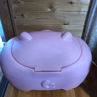 ブタさんのおもちゃ箱の画像