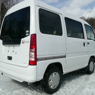 サンバーバン　トランスポーター　５ＭＴ　４ＷＤ　走行少ない　４１０００ｋｍ　キーレス付の画像