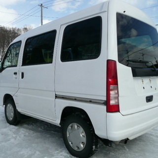 サンバーバン　トランスポーター　５ＭＴ　４ＷＤ　走行少ない　４１０００ｋｍ　キーレス付の画像