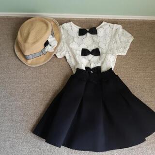 【韓国　子供服】スカート、レースのカットソー帽子のセットの画像