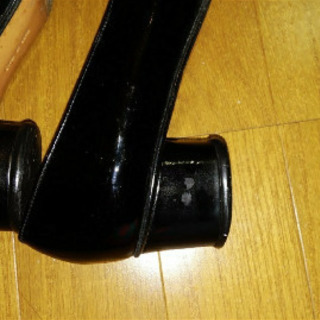 定価32000円位エナメルパンプスフィラガモ!ヒール4センチ!サイズ5b 22.5センチ!エナメルなので雨☔の日にも🙂お安くお譲り致します!の画像