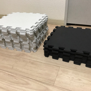 ジョイントマット（白、黒）の画像