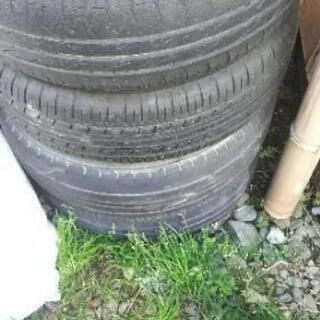タイヤは履き潰しです。