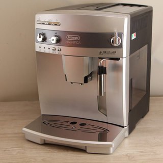 Delonghi デロンギ マグニフィカ 全自動エスプレッソマシン ESAM03110S イタリア 製(E735wYGG)