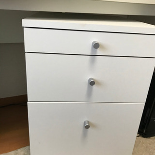 【値下げ】チェア付き！広々【机、サイドデスクセット　デスクライト付き】パソコンは付きません。の画像