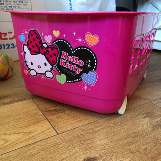 キャスター付きカゴ