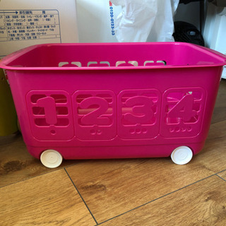 キャスター付きカゴの画像