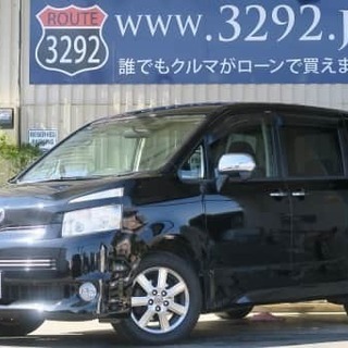 TOYOTA！人気のミニバンヴォクシーが入りましたよ(^_-)-☆