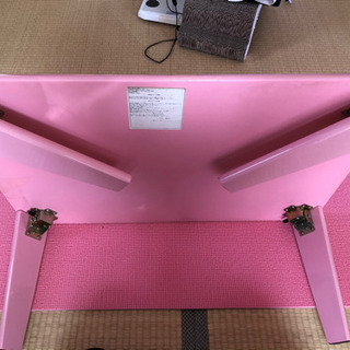 折りたたみテーブルの画像