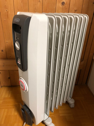 デロンギ　オイルヒーター(8〜10畳用)