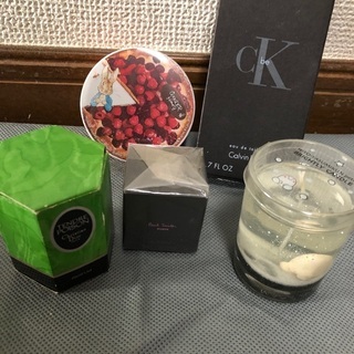 香水、キャンドル、保湿クリーム
