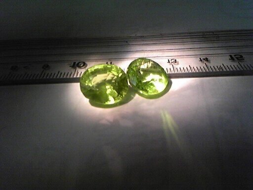 ミャンマー産　ペリドット　８．５　カラット　販売　売ります　愛知　黒柳一夫