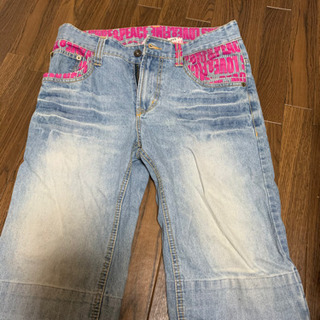 男性のデニムハーフパンツの画像