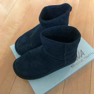 ムートンブーツ　黒