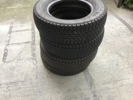 ハイエース・カムロードのサイズ195／70R 15 LTタイヤ ダンロップSPLT01