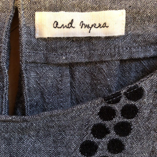 【美品】and myera アンドマイラ  刺繍 トップスの画像