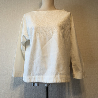 【美品】フェリシモ  刺繍 トップス カットソー