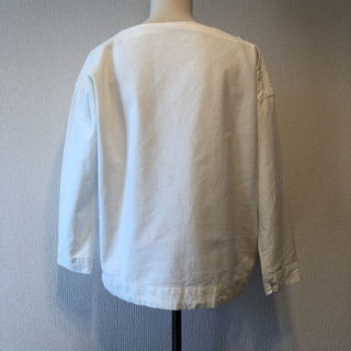 【美品】フェリシモ  刺繍 トップス カットソーの画像