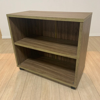 キャスター付きの棚