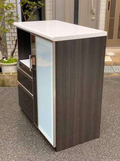 ?配送無料‼️ニトリ定価4万円‼️食器棚 天板、前板は鏡面仕上げ?当日配送‼️