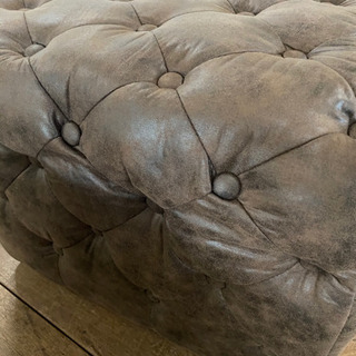 スツールソファー　通常19800円を2980円　ヌタ〜ってした新素材😆の画像