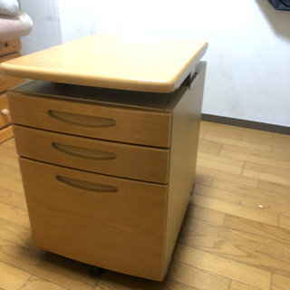 0円　学習机の画像