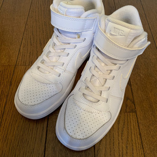 NIKE スニーカー22センチの画像