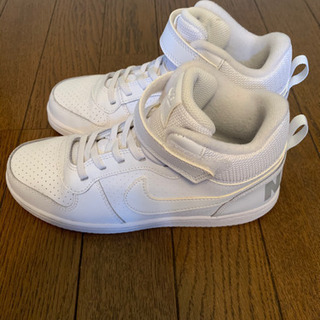 NIKE スニーカー22センチの画像